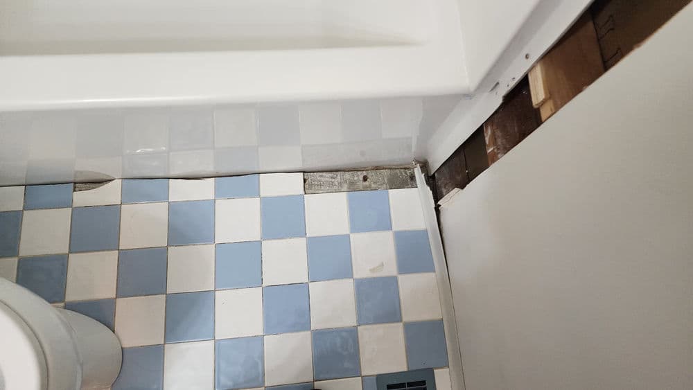 Gallery photos for Bathroom Tub Surround Replacement and Drywall Repair on Bainbridge Island: Image #16