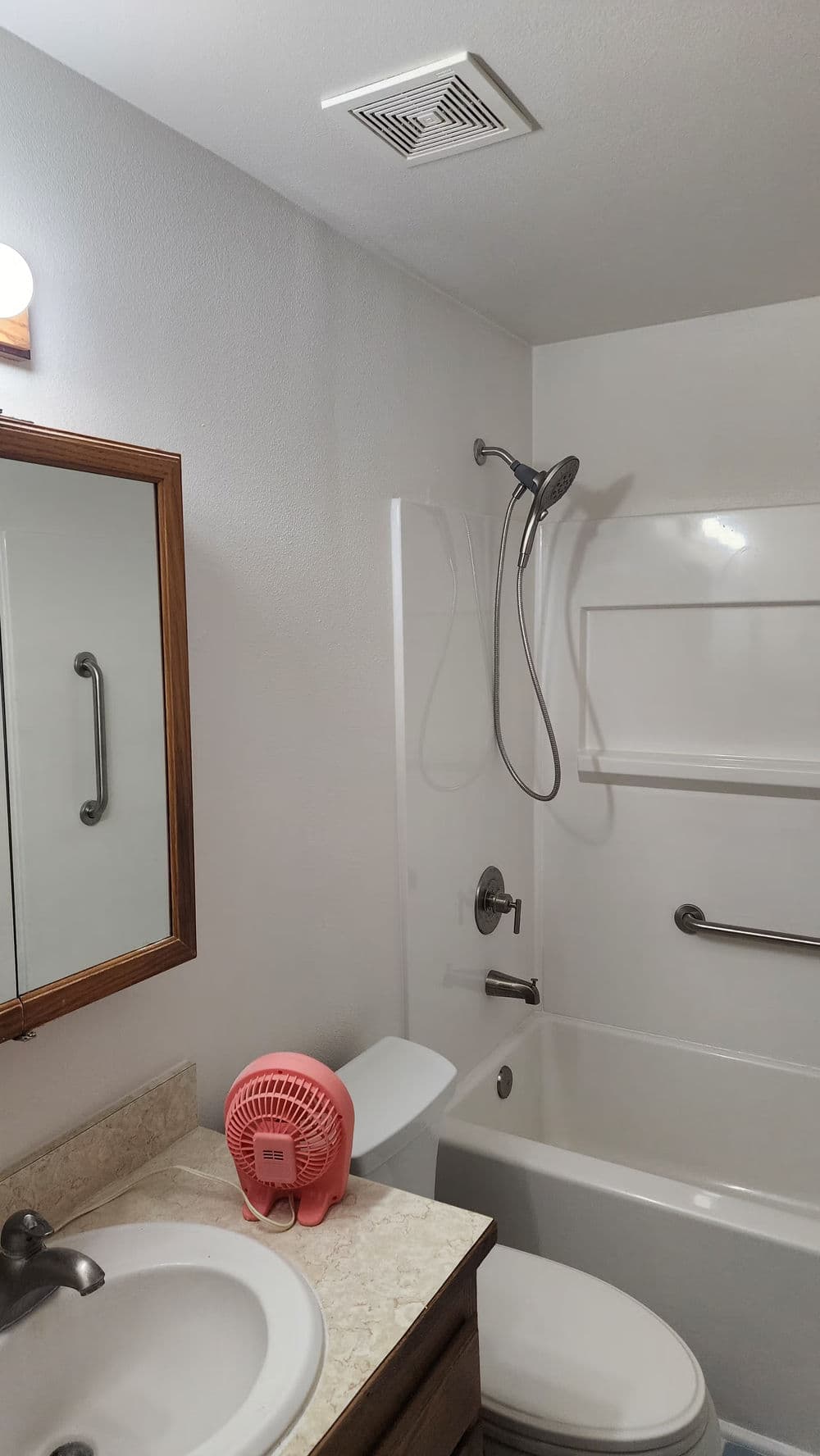 Gallery photos for Bathroom Tub Surround Replacement and Drywall Repair on Bainbridge Island: Image #22