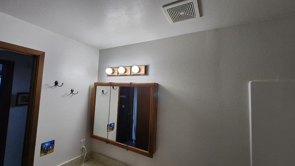 Gallery photos for Bathroom Tub Surround Replacement and Drywall Repair on Bainbridge Island: Image #21